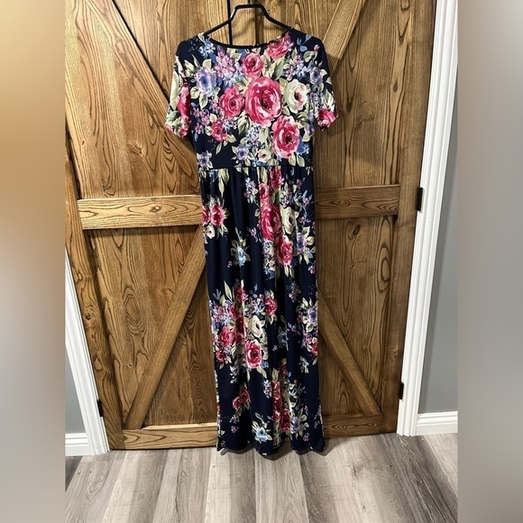 SHORT Sleeve Maxi Dress - Picture 4 of 6